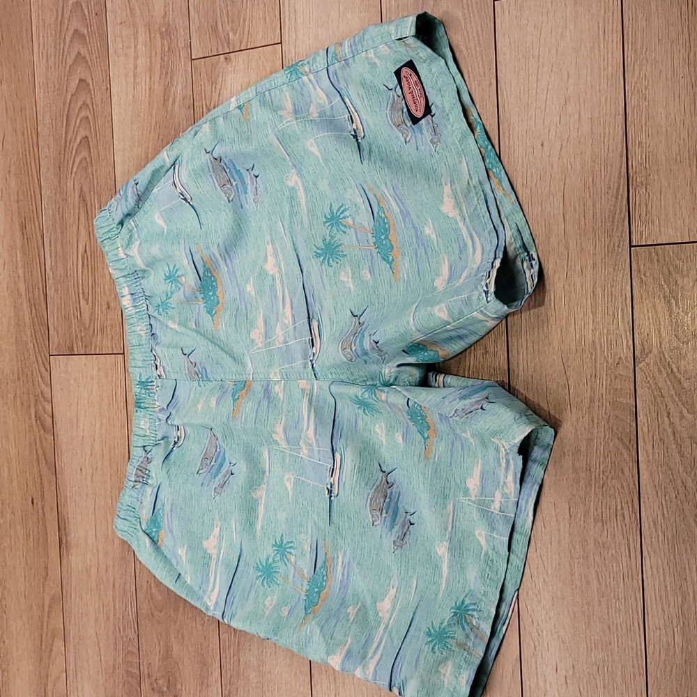 VINEYARD VINES Green Turquoise Fish Pattern Mens Sz Medium Swim Trunks Shorts
